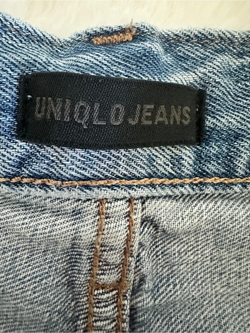 Uniqlo - High-Rise Raw Hem Denim Shorts - Mom Shorts - Baggy Size 28 - Fits 29
